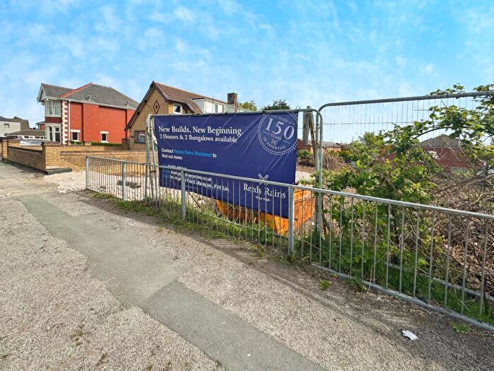 2 Bedroom Bungalow For Sale In Common Edge Road, Blackpool, Lancashire, FY4