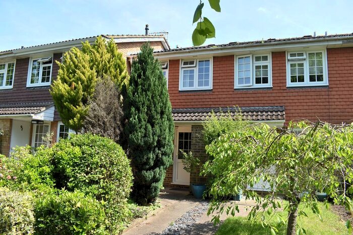 2 Bedroom Terraced House To Rent In Hillcrest, Weybridge, KT13