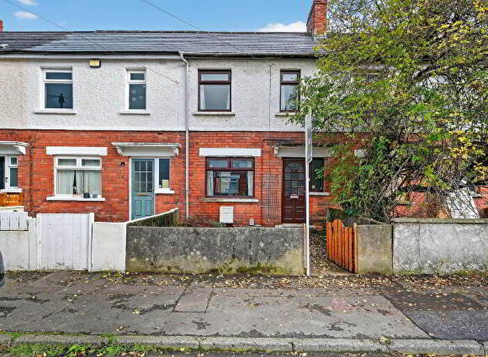 3 Bedroom Mid Terraced House For Sale In Sunnyside Drive, Belfast, BT7
