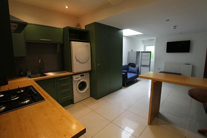 7 Bedroom House To Rent In Thesiger Street, Cardiff, CF24