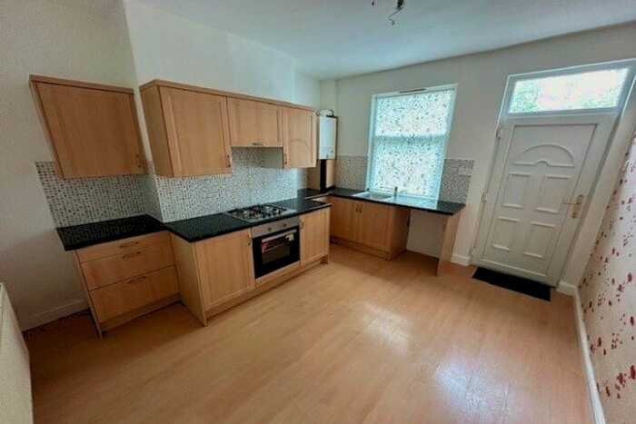 2 Bedroom Property To Rent In Gordon Street, Wakefield, WF1