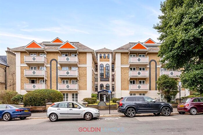 2 Bedroom Flat For Sale In Vanbrugh Court, Eaton Gardens, Hove, BN3