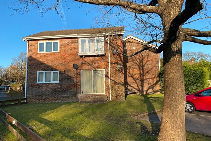1 Bedroom Flat To Rent In Upper Heyshott, Petersfield, GU31