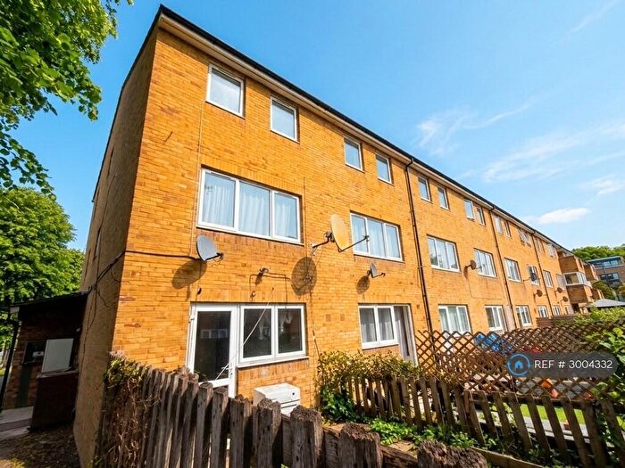 3 Bedroom End Of Terrace House To Rent In Montague Square, London, SE15