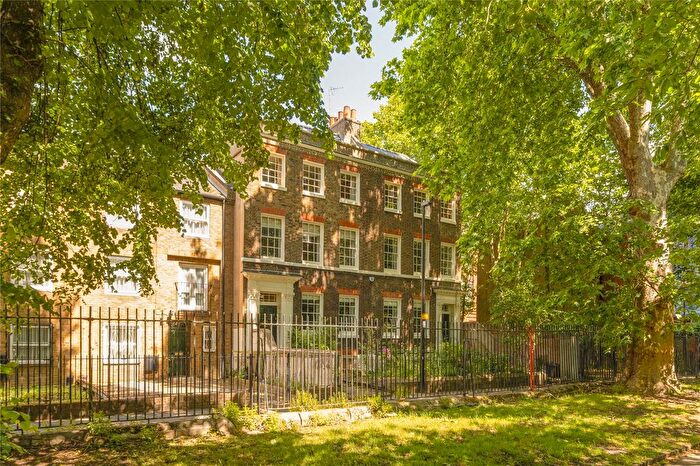 2 Bedroom Flat For Sale In Stepney Green, London, E1