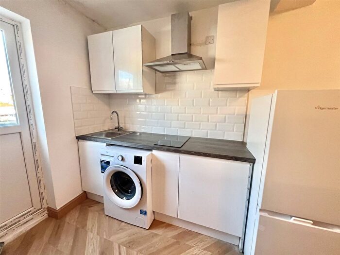 1 Bedroom Flat To Rent In Longspring, Watford, Hertfordshire, WD24