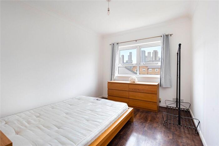 2 Bedroom Flat To Rent In Beaulieu Lodge, Schooner Close, London, E14