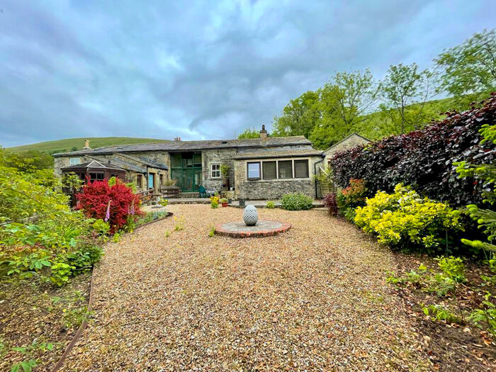 1 Bedroom Terraced House For Sale In Buckden Court, Buckden, BD23