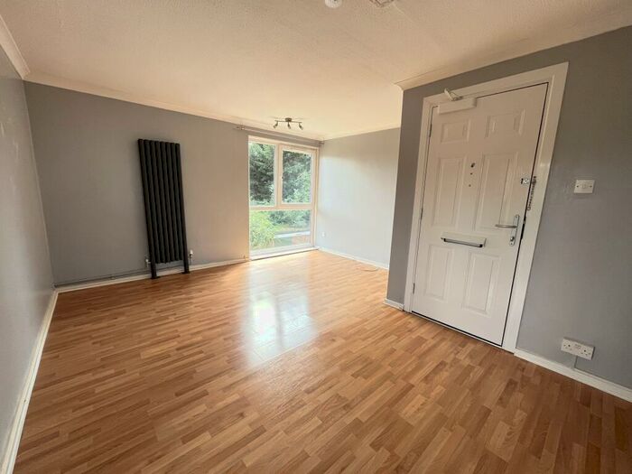 1 Bedroom Apartment To Rent In Tennyson Road, St Albans, AL2