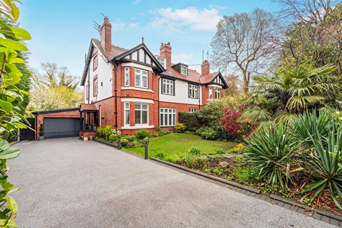 5 Bedroom Property For Sale In Hazelhurst Road, Worsley, Manchester, M28