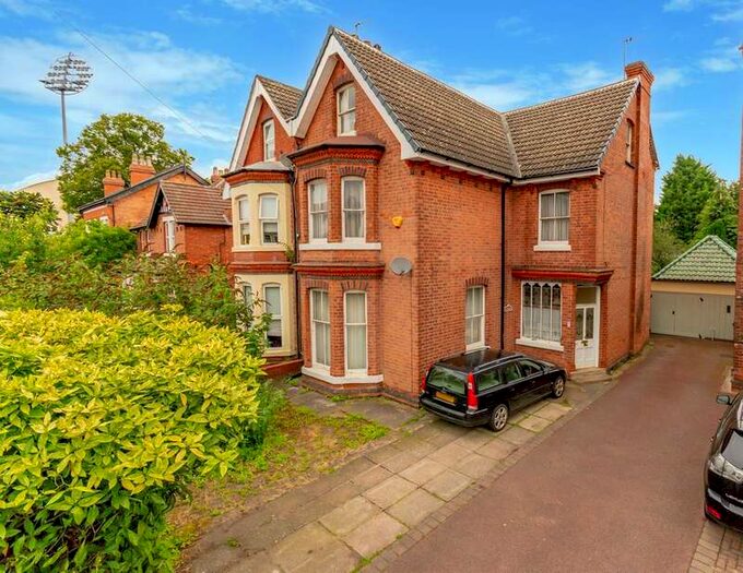 6 Bedroom SemiDetached House For Sale In 7 Bridgford Road, West