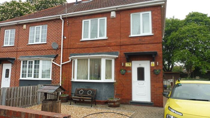 3 Bedroom Semi-Detached House For Sale In Low Grange Road, Thurnscoe, S63