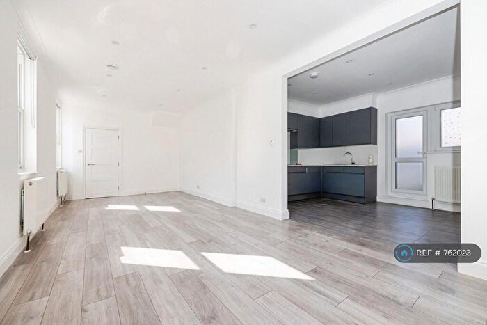 3 Bedroom Flat To Rent In Pratt Street, London, NW1