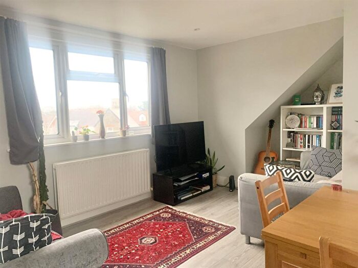 1 Bedroom Property To Rent In Grange Park, London, W5