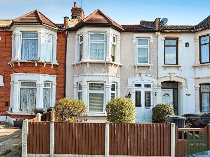3 Bedroom Terraced House For Sale In Cobham Road, Ilford, IG3
