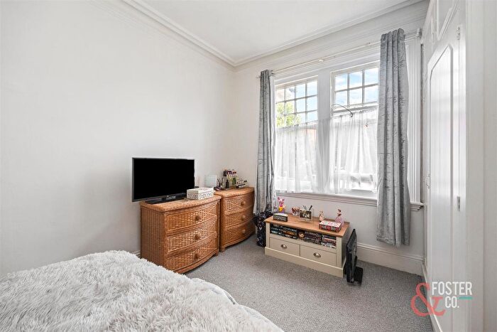 1 Bedroom Flat To Rent In Vallance Gardens, Hove, BN3