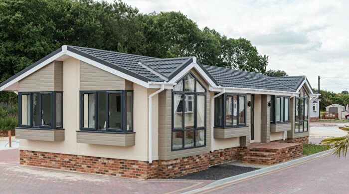2 Bedroom Park Home For Sale In Linford, Stanford-le-Hope, SS17