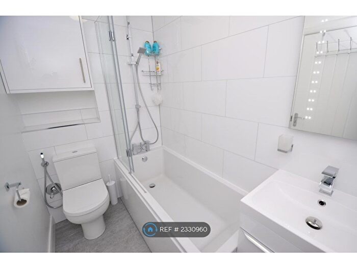 1 Bedroom Flat To Rent In Southgate Road, London, N1