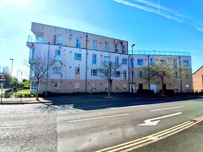 2 Bedroom Flat For Sale In Chieftain Way, Cambridge, CB4