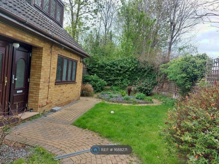 3 Bedroom Detached House To Rent In Warwick Drive, Waltham Cross, EN8