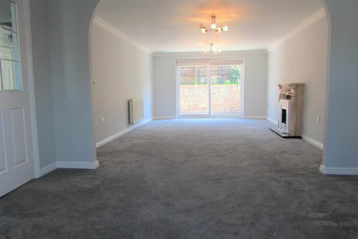 5 Bedroom Detached House To Rent In Croftflat Drive, Fenay Bridge, HD8