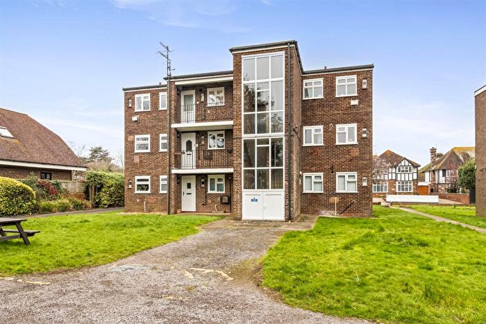 1 Bedroom Flat For Sale In Wallace Avenue, Worthing, BN11