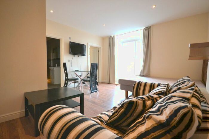 Studio To Rent In Chatsworth Road, Croydon, CR0