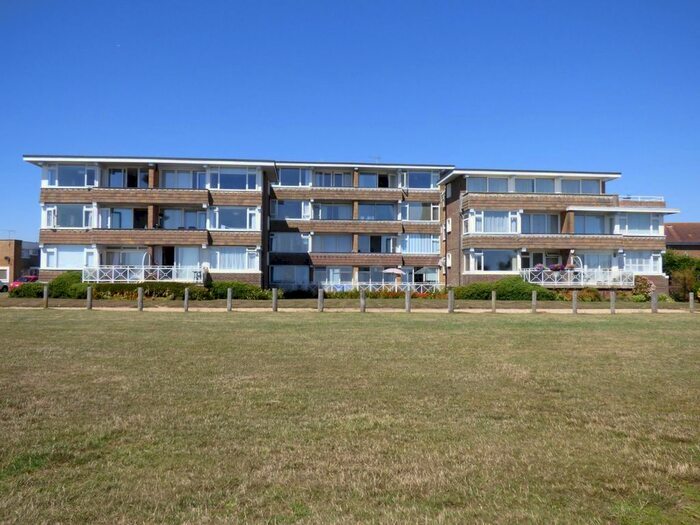3 Bedroom Flat To Rent In Dolphin Way, Rustington, Littlehampton, BN16