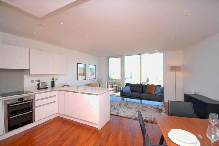 3 Bedroom Flat To Rent In Bellville House, John Donne Way, Greenwich, London, SE10
