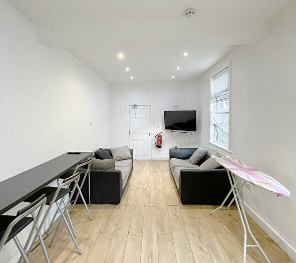 6 Bedroom Terraced House To Rent In Clara Street, Coventry, CV2