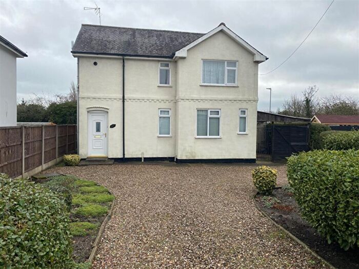 3 Bedroom Detached House For Sale In Park Road, Hinckley, LE10