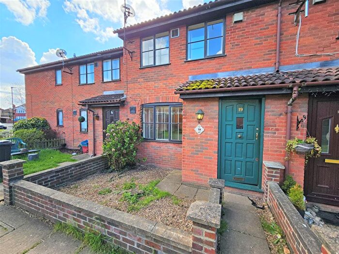 1 Bedroom Terraced House To Rent In Bishops Drive, Bedfont, TW14