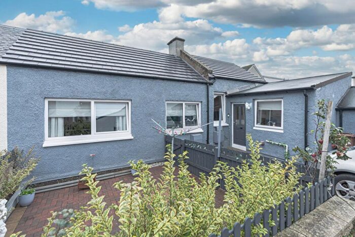 2 Bedroom Cottage For Sale In Foulford Street, Cowdenbeath, KY4