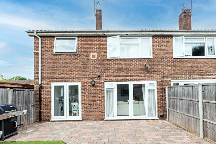 3 Bedroom End Terrace House To Rent In Roakes Avenue, Addlestone, KT15