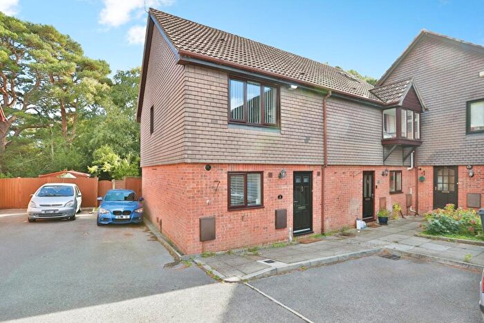 3 Bedroom End Of Terrace House For Sale In Royster Close, Canford Heath, Poole, Dorset, BH17