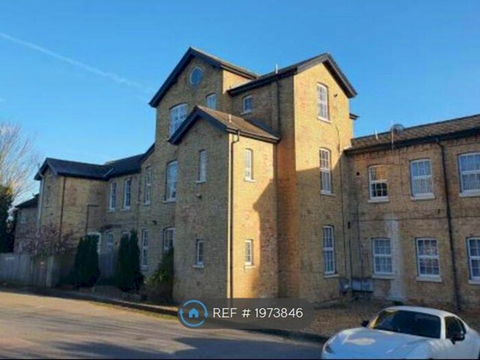 1 Bedroom Flat To Rent In Linclare Place, St Neots, PE19
