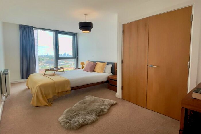 2 Bedroom Flat To Rent In Bedroom Property In London, E15