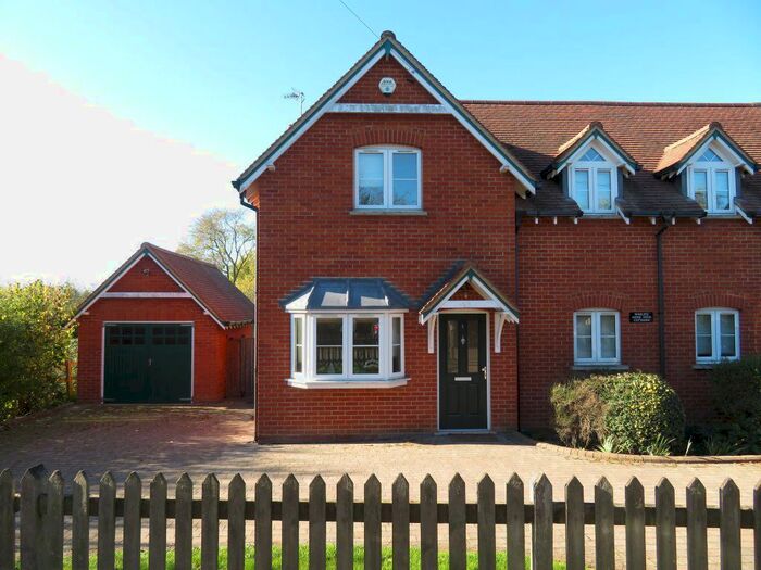 3 Bedroom Property To Rent In Fern Hall Lane, Upshire EN9
