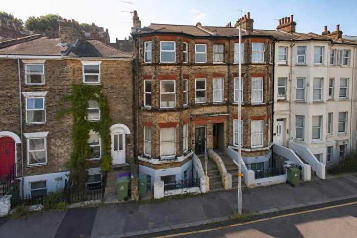 3 Bedroom Flat For Sale In Dover Road, Folkestone, Kent, CT20