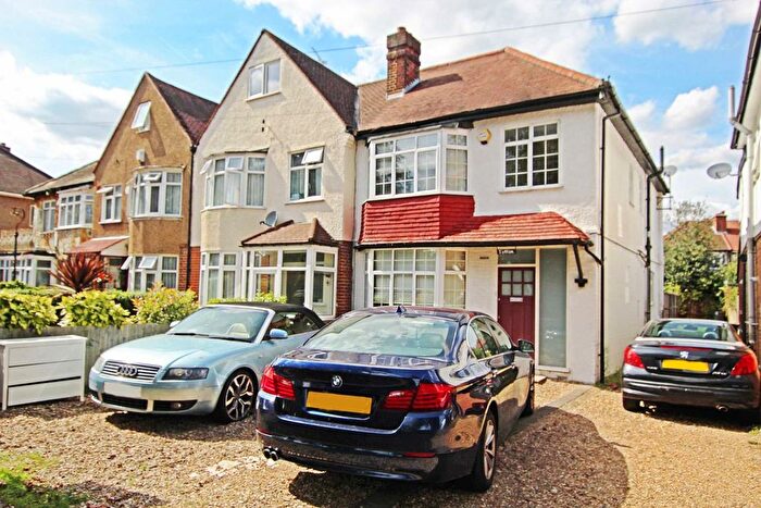 4 Bedroom Property To Rent In Hall Road, Isleworth, TW7