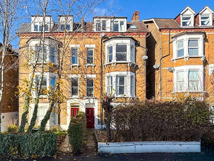 2 Bedroom Flat For Sale In Waldenshaw Road, Forest Hill, SE23