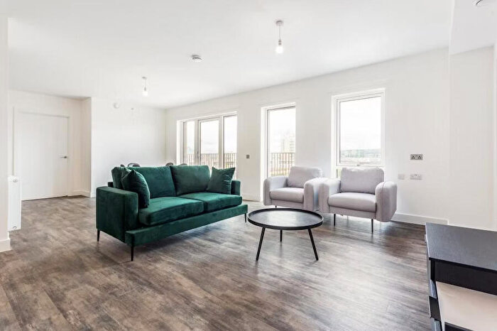 3 Bedroom Apartment To Rent In Millet Place, London, E16