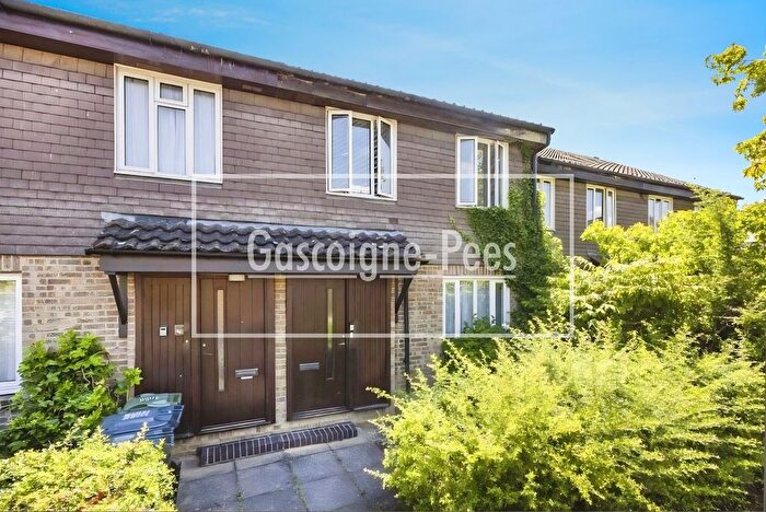 1 Bedroom Property To Rent In Elder Close, Guildford, GU4
