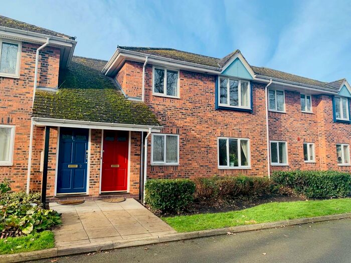 1 Bedroom Flat To Rent In Corinthian Court, Alcester, B49