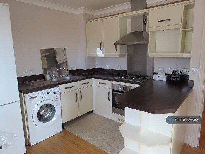 2 Bedroom Flat To Rent In Trinity Court, Wallington, SM6