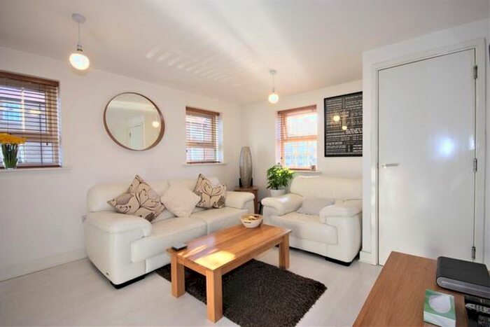 2 Bedroom Terraced House To Rent In Boothferry Park Halt, Hull, HU4