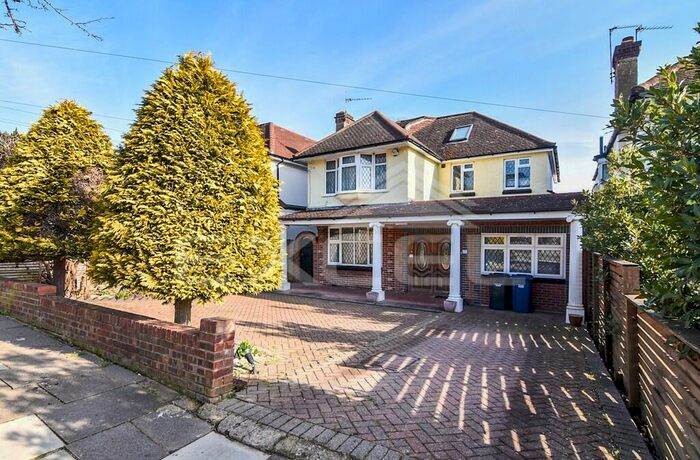 6 Bedroom Detached House To Rent In Southway, Totteridge, London, N20