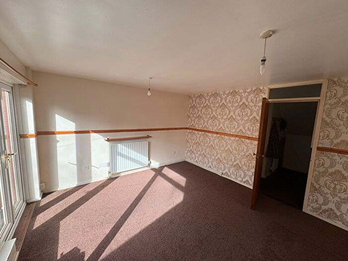 2 Bedroom Flat To Rent In Shepherds Gardens, Edgbaston, Birmingham, B15