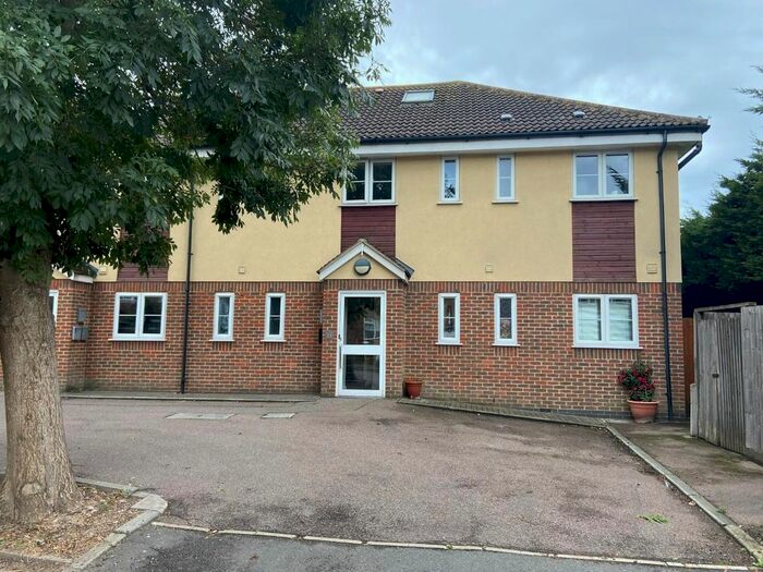 Studio To Rent In Westerham Drive, Blackfen, Kent, DA15