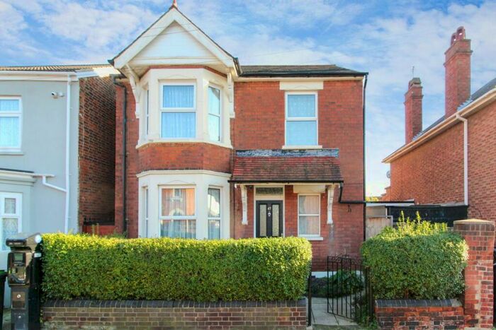 3 Bedroom Detached House To Rent In Foster Hill Road, Bedford, MK40